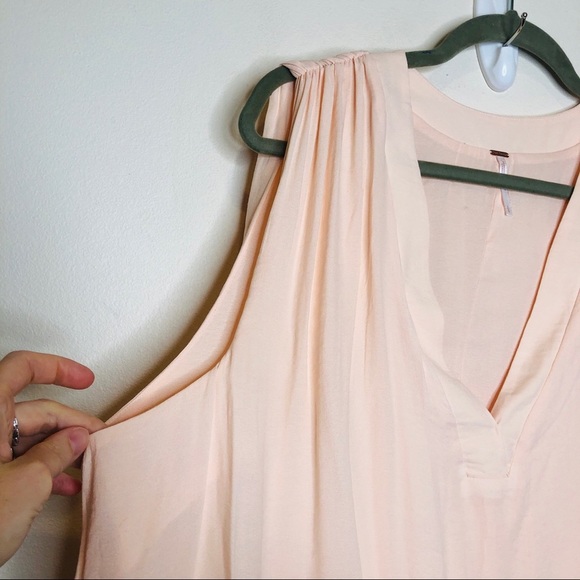 Free People Darcy Super V Cap Top Peach Pearl LG - Picture 4 of 6